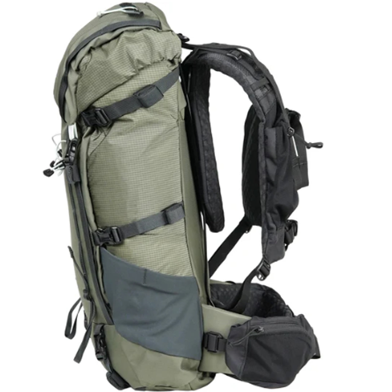 Built for grueling in-and-outs or minimalist overnighters, the BRIDGER 35 has an answer for every challenge your weekend mission throws your way. This hiking pack’s ample storage pockets let you keep essential accessories like sunscreen, snacks, and cameras close at hand, and a double-zipper design makes for an effortless transition when it’s time to take a lunch break or set up camp. www.moralepatches.com.au