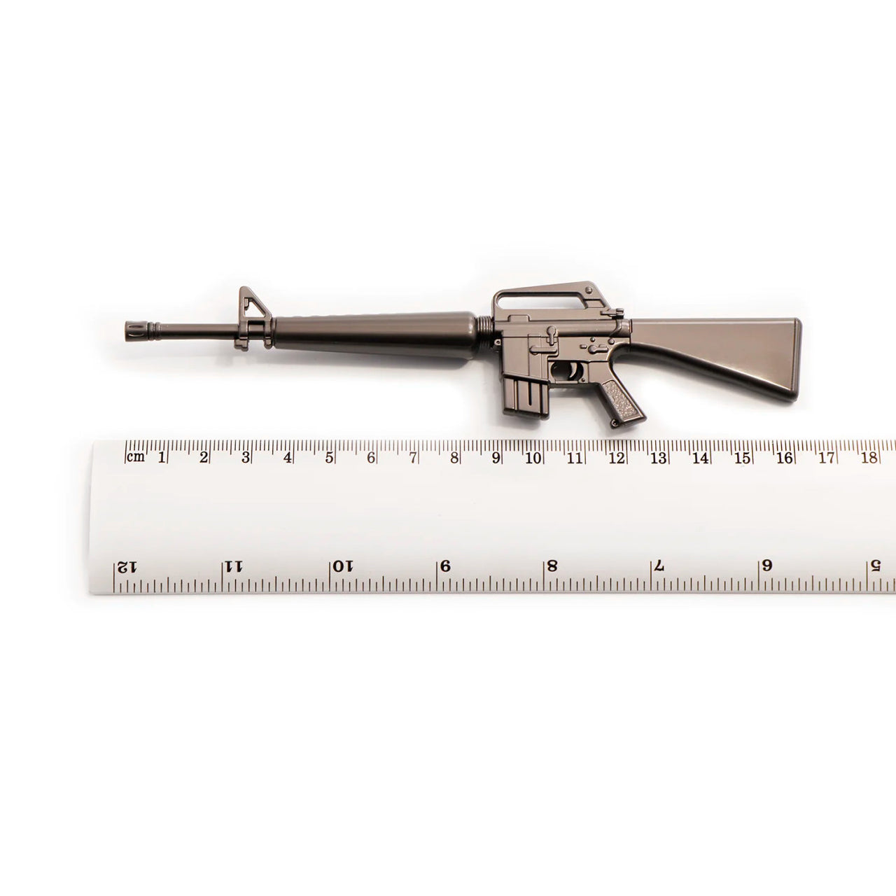 The precursor to the F88 Austeyr, the Colt M16A1 Rifle was developed to address issues with the previous iteration. Adopted and used alongside the L1A1 during the Vietnam War this rifle was later replaced by the Austeyr. Discover this fantastic miniature and add this important rifle to your collection. www.moralepatches.com.au