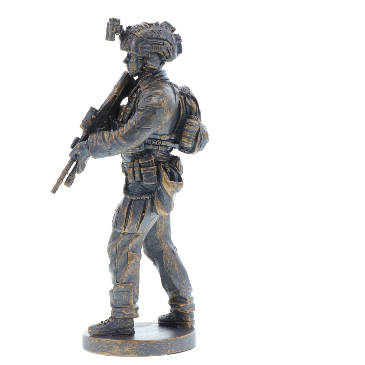 The modern Australian soldier figurine is a true representation of cutting-edge military technology used by the ADF. Standing at approximately 20cm tall, this figurine showcases the EF 88 assault rifle, an enhanced version of the F 88 Austeyr, equipped with advanced Night Fighting Equipment. www.moralepatches.com.au