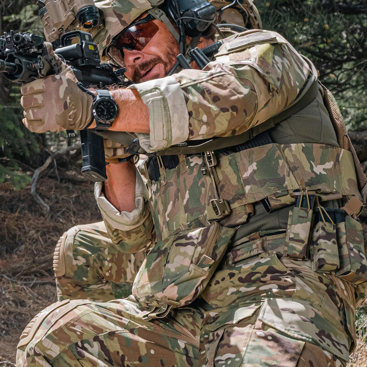 The All Singing All Dancing Bits & Stuff Pouch (ASAD B&S Pouch) is part of the versatile ASAD Velcro-In accessories range and provides you with a configurable pouch for additional plate carrier/chest rig mounted storage and organisational space. www.moralepatches.com.au side view