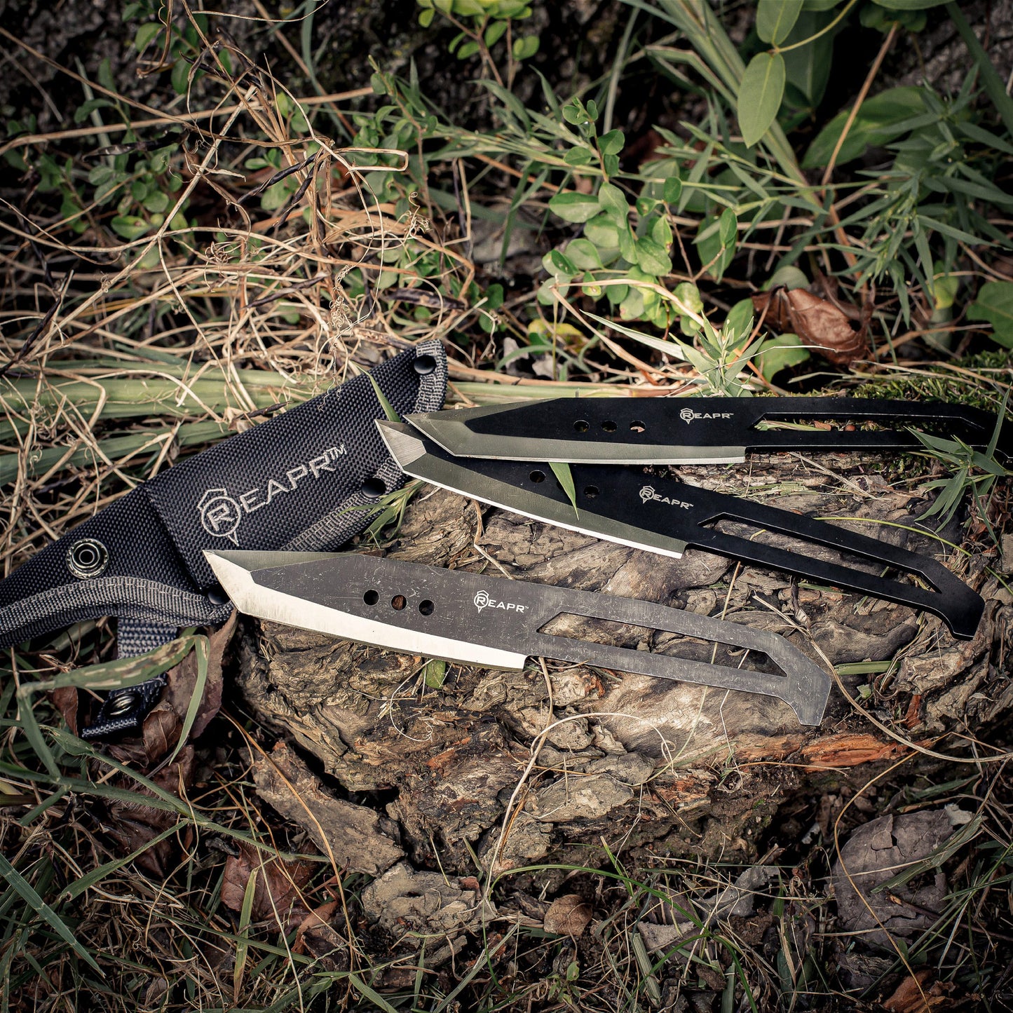 Hit the bullseye every time with these perfectly-balanced throwers. The Reapr 3 Piece Chuk Knives set is ideal for camping, parties, barbecues, and other outdoor activities. www.moralepatches.com.au