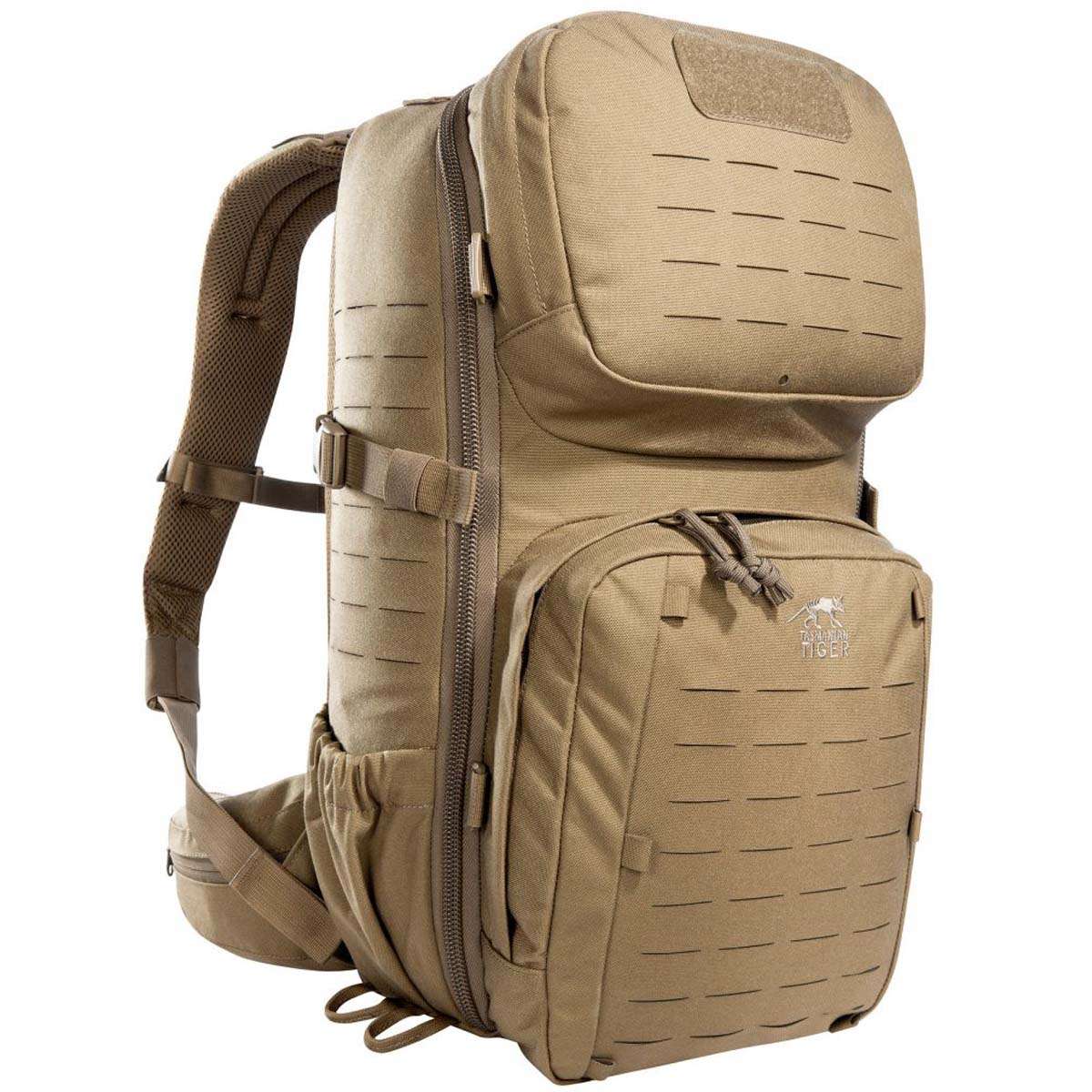 Padded Back Carrying System Wearable over protective vests due to extendable shoulder straps Ergonomically padded back with aluminum support elements Ergonomically formed, padded shoulder straps Main compartment can be fully opened for easy loading Diagonal zipper guide for quick toploader access www.moralepatches.com.au