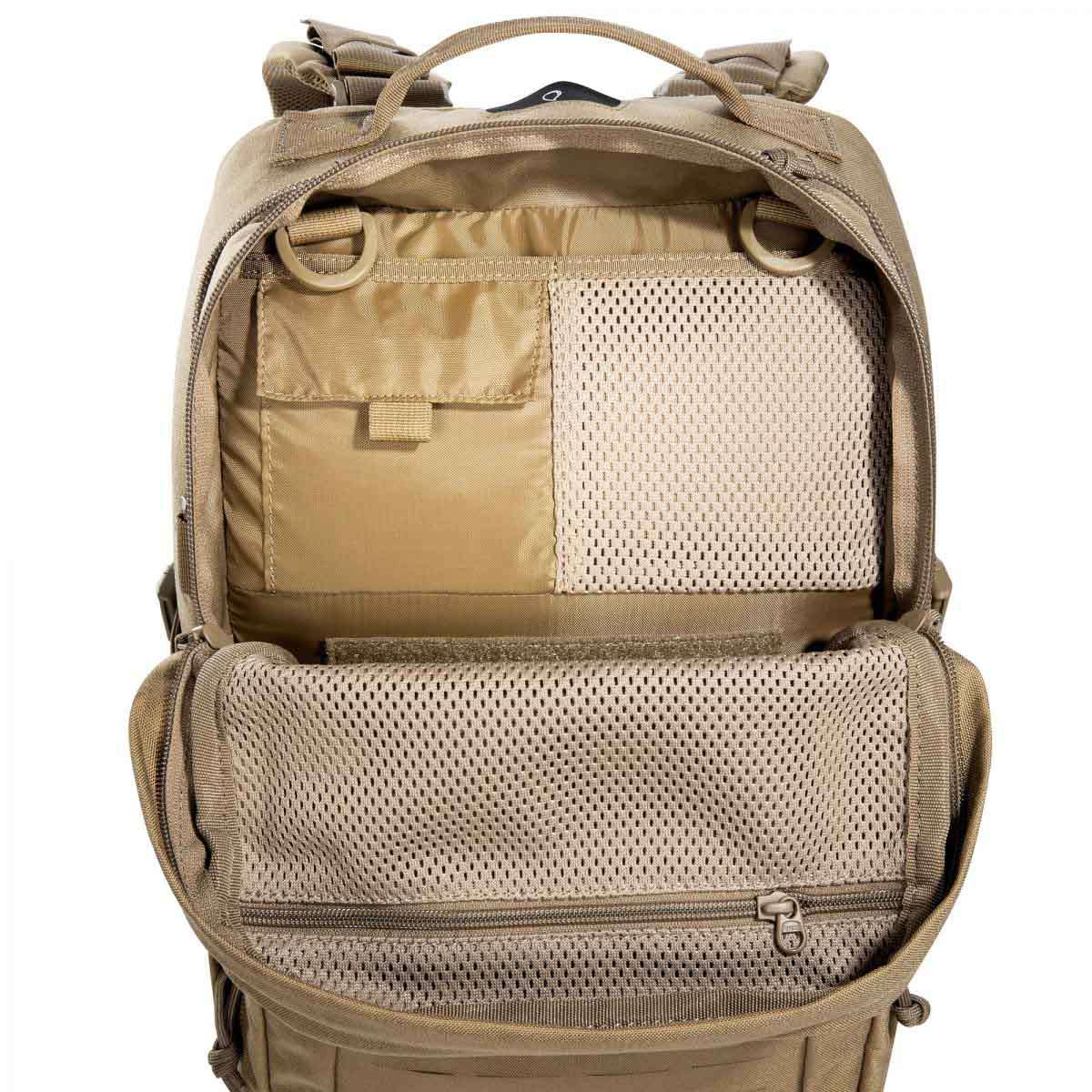 Padded Back Carrying System Wearable over protective vests due to extendable shoulder straps Ergonomically padded back with aluminum support elements Ergonomically formed, padded shoulder straps Main compartment can be fully opened for easy loading Diagonal zipper guide for quick toploader access www.moralepatches.com.au
