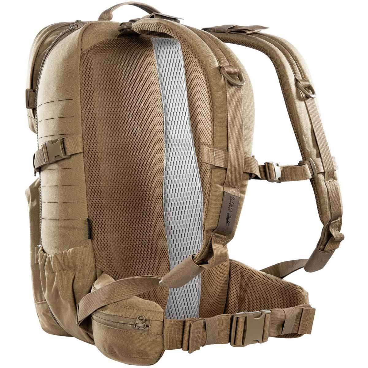 Padded Back Carrying System Wearable over protective vests due to extendable shoulder straps Ergonomically padded back with aluminum support elements Ergonomically formed, padded shoulder straps Main compartment can be fully opened for easy loading Diagonal zipper guide for quick toploader access www.moralepatches.com.au