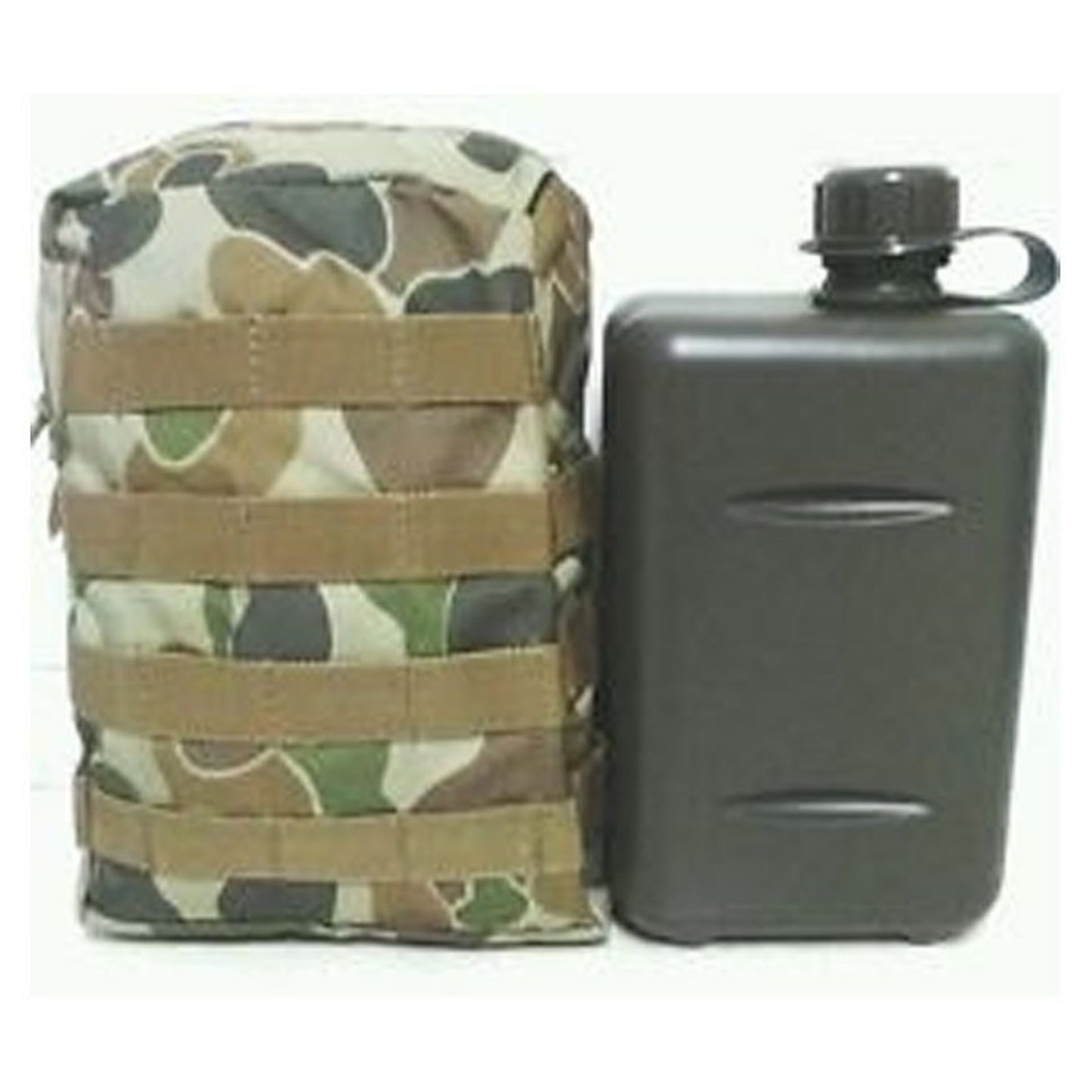 Heavy duty 900D double PU coated fabric Mesh eyelet drainage holes Nylon webbing Non rust copper press studs Fully MOLLE compatible Water bottle with Pouch
