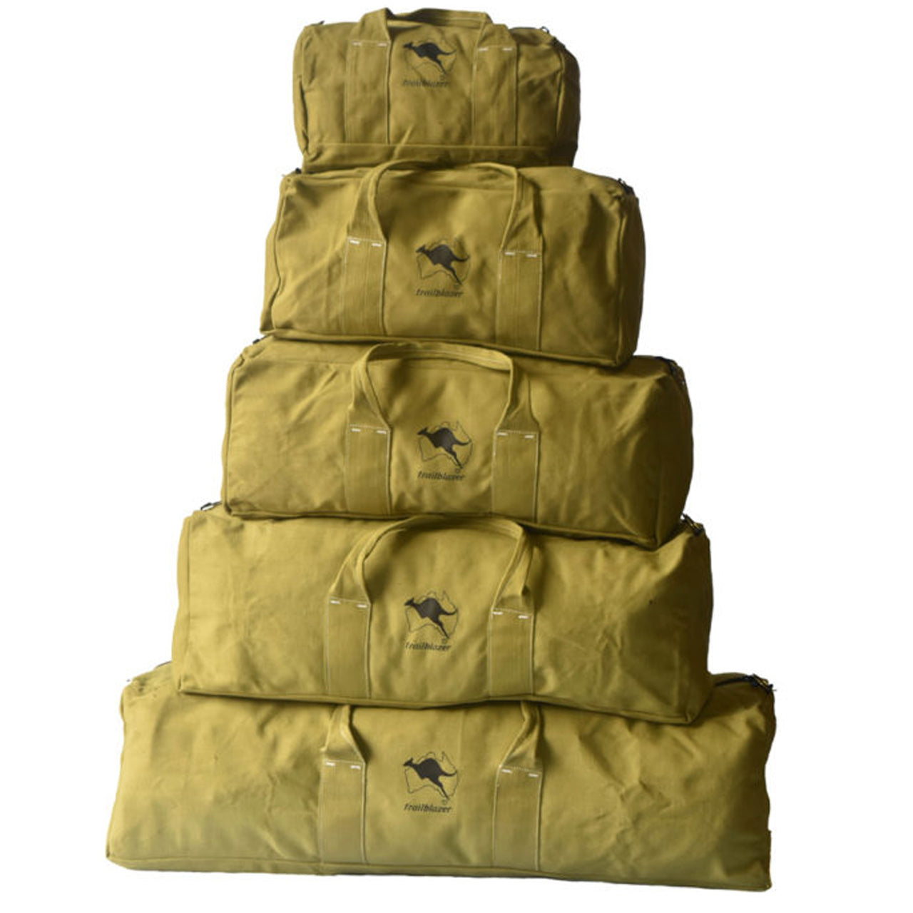 Heavy Duty WEB TEAM BAG Made from material styled on the original army webbing from WW2. Heavy duty No 10 chain zip and very sturdy carry handles. Material: Very heavy duty webbing canvas. Sizes: 18" = 45 cm long x 26 cm 24" = 60 cm long x 27 cm 30" = 75 cm long x 28 cm 36" = 90 cm long x 28 cm 40" = 120 cm long x 28 cm