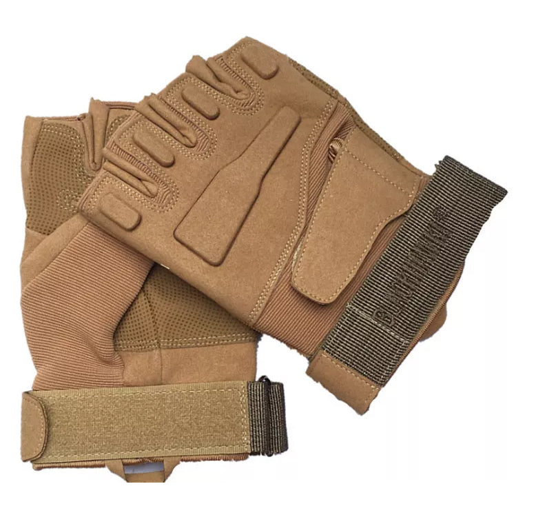 One Size Fits Most from small to large, definitely not XL or above. The velcro tightener helps keep everything firm as we put this through a rough 2 day combat test. Great set of gloves for Military, cadets, scouts, hiking, hunting, outdoor sports or riding a motorbike. Heavy duty Adjustable velcro Anti-slip material in the palm for better grip Reinforced carbon fibre knuckle area Light weight Breathable fabric