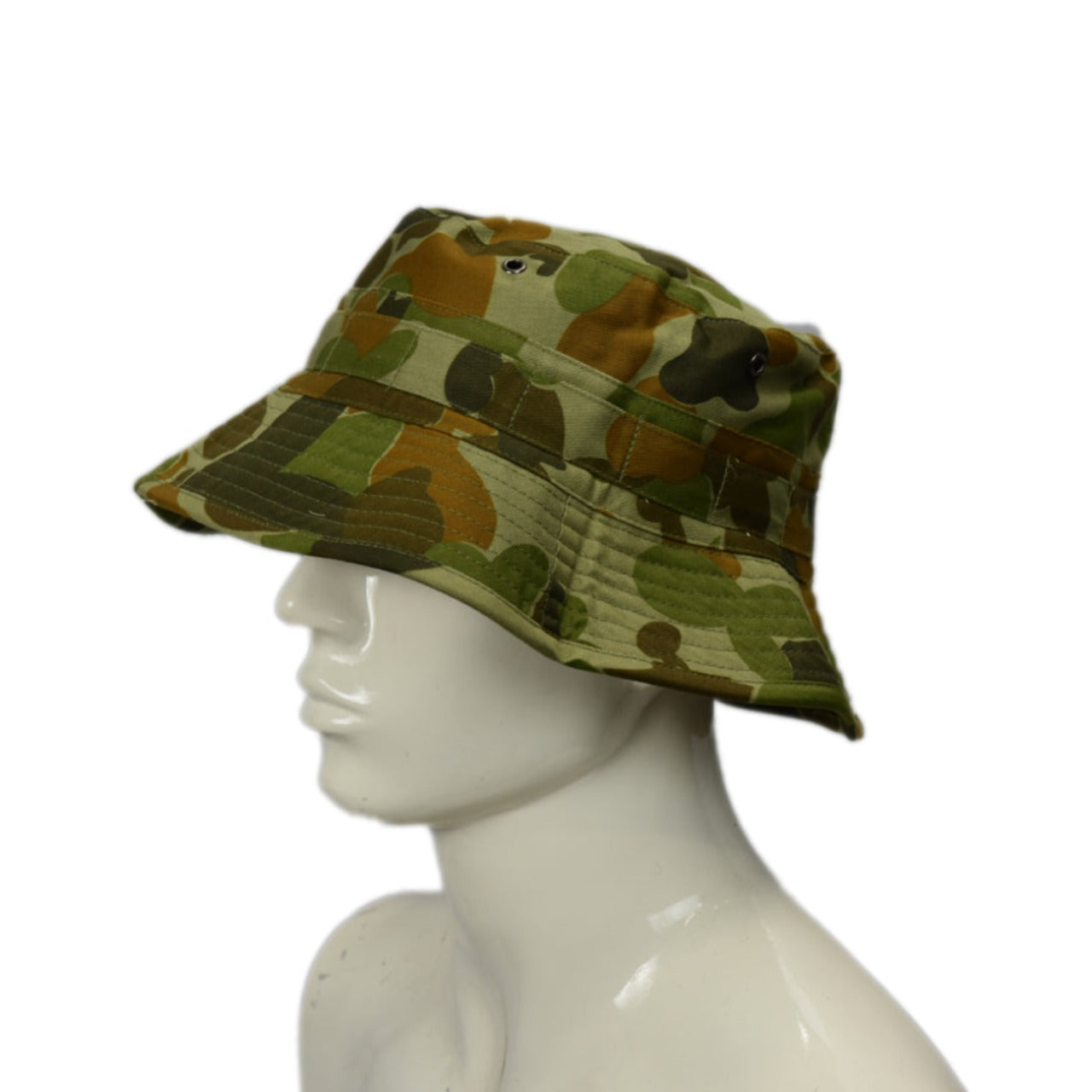 Army style giggle hat with loops on the side to add camouflage or pins. Colour: Auscam Material: 100% Cotton Size: 56-S 58-M 60-L 62-XL