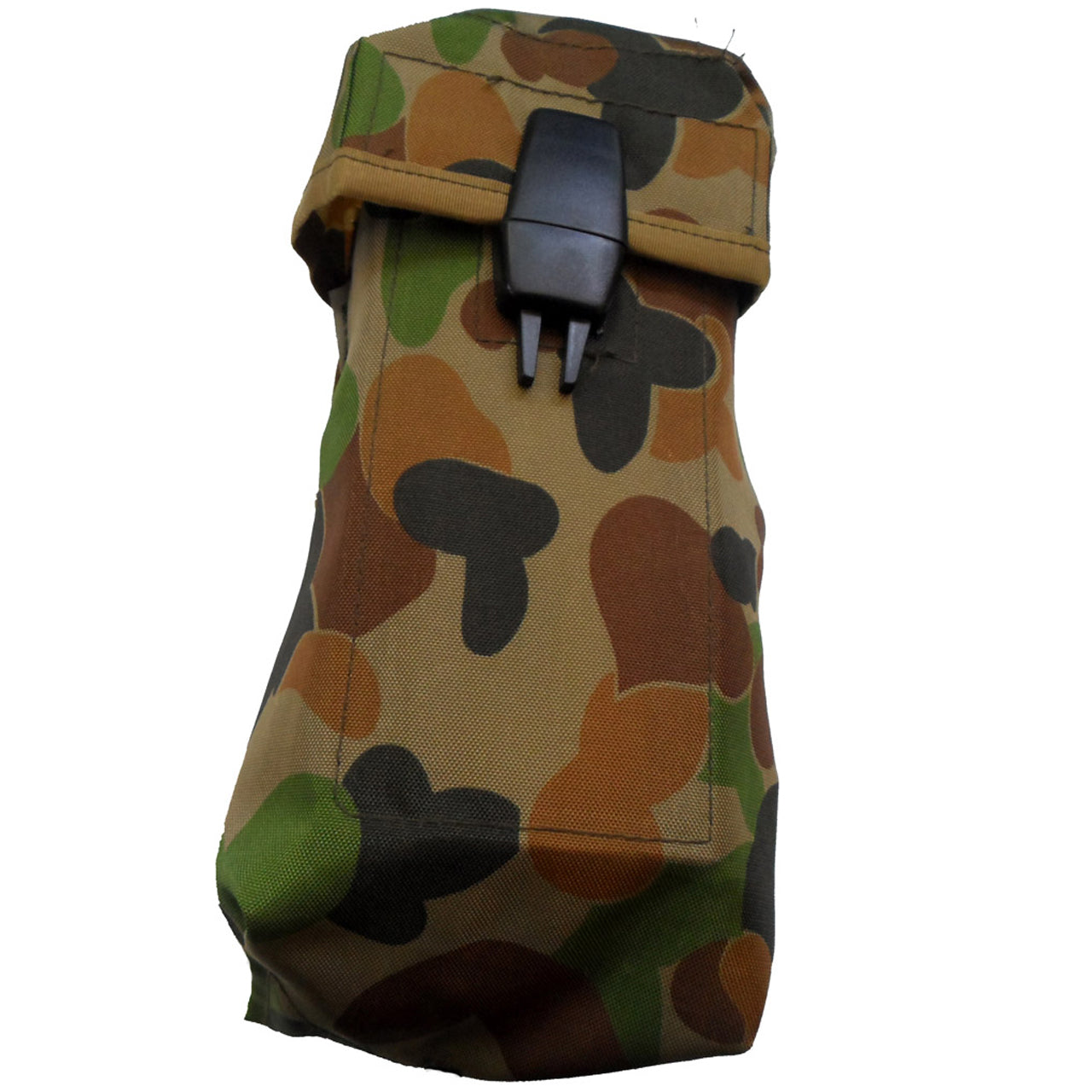Larger ALICE. pouch with easy open clip closure. The pouch has clips for attaching to a belt or pack. Material: Nylon Measurements: 25 x 11 x 8cm. Colour: Auscam www.moralepatches.com.au