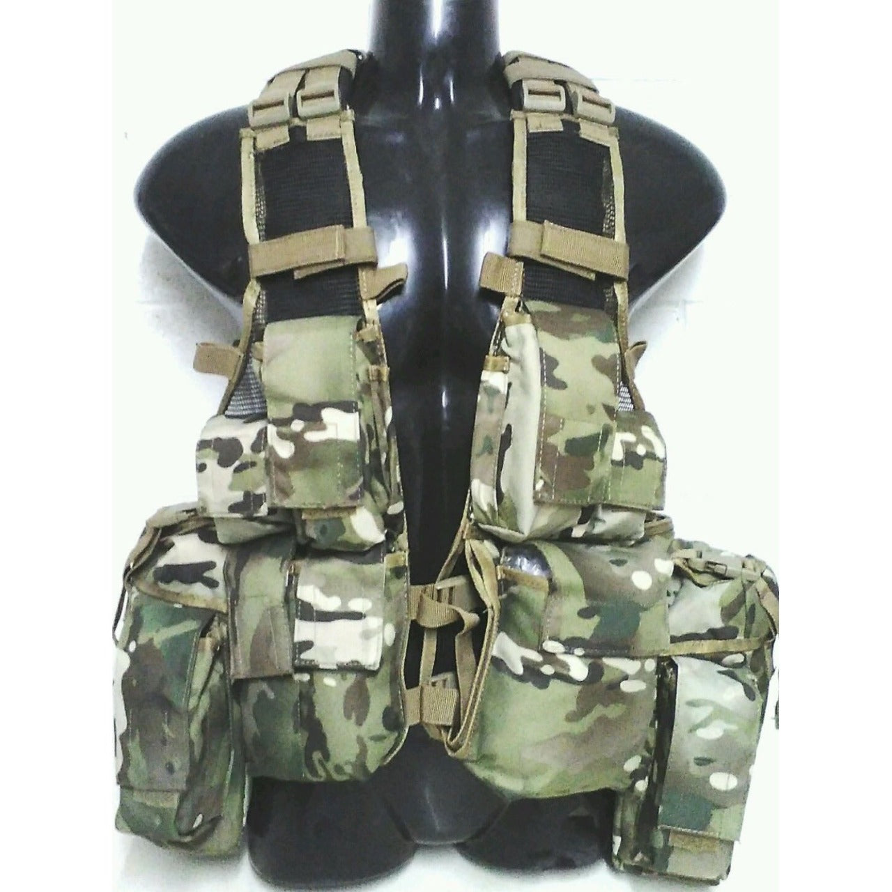 Based on the South African Military Vest Fully adjustable shoulders Multiple pockets Hydration bladder pouch Multiple ammunition pouches Heavy duty 900D coats PU fabric