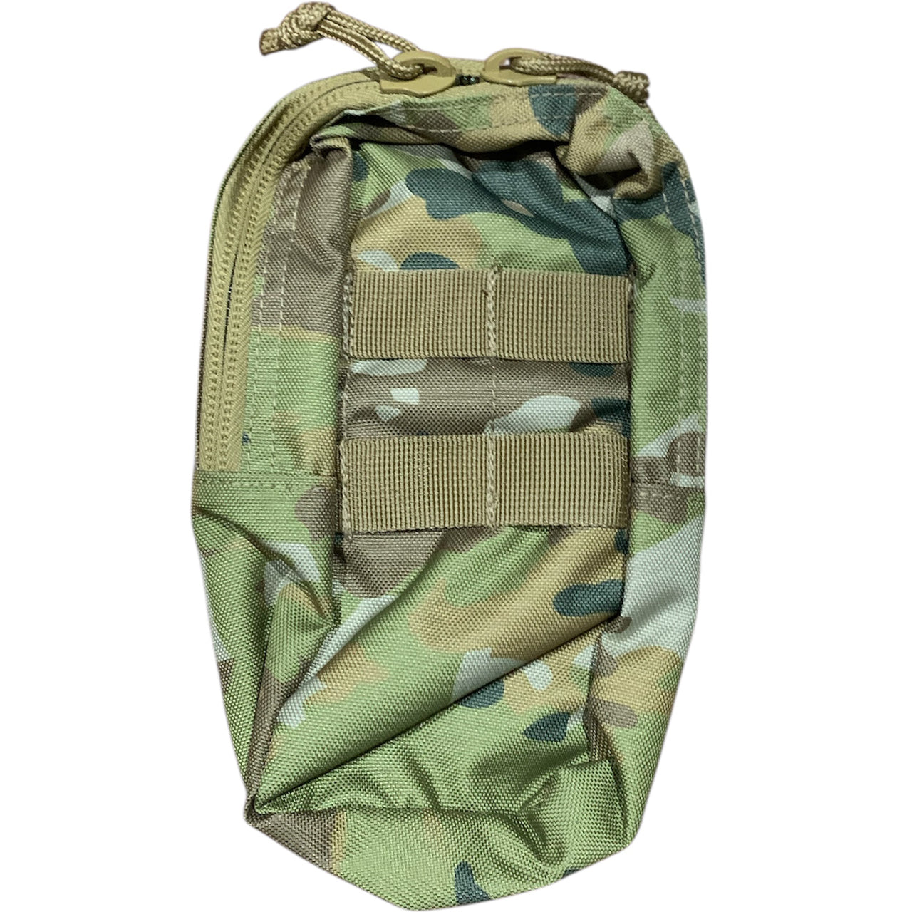 Designed for ultimate versatility, this pouch offers instant accessibility whether attached to your patrol order, assault pack, or large pack. Perfectly sized to accommodate a 1 Litre flask, it's equally adept at storing essential gear like spare rations, shaving supplies, batteries, marker panels, head torches, compact medical kits, or toggle ropes. The 1LT Single Flask Pouch AMCU is your go-to solution for organized tactical storage. www.moralepatches.com.au