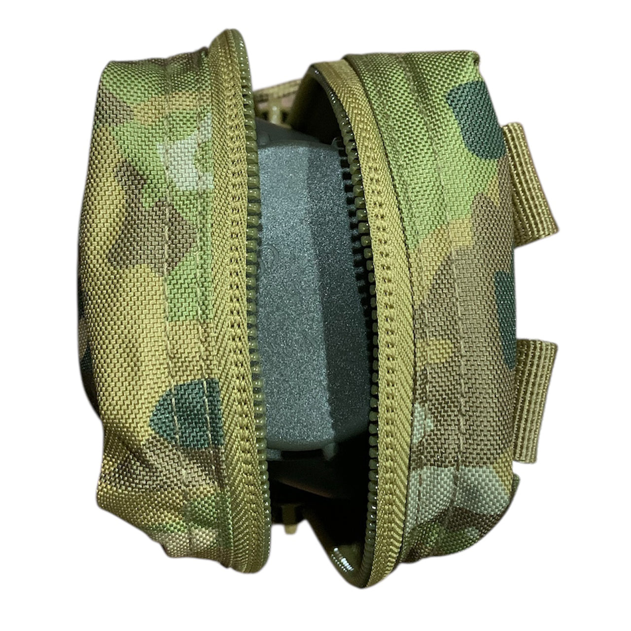 Designed for ultimate versatility, this pouch offers instant accessibility whether attached to your patrol order, assault pack, or large pack. Perfectly sized to accommodate a 1 Litre flask, it's equally adept at storing essential gear like spare rations, shaving supplies, batteries, marker panels, head torches, compact medical kits, or toggle ropes. The 1LT Single Flask Pouch AMCU is your go-to solution for organized tactical storage. www.moralepatches.com.au