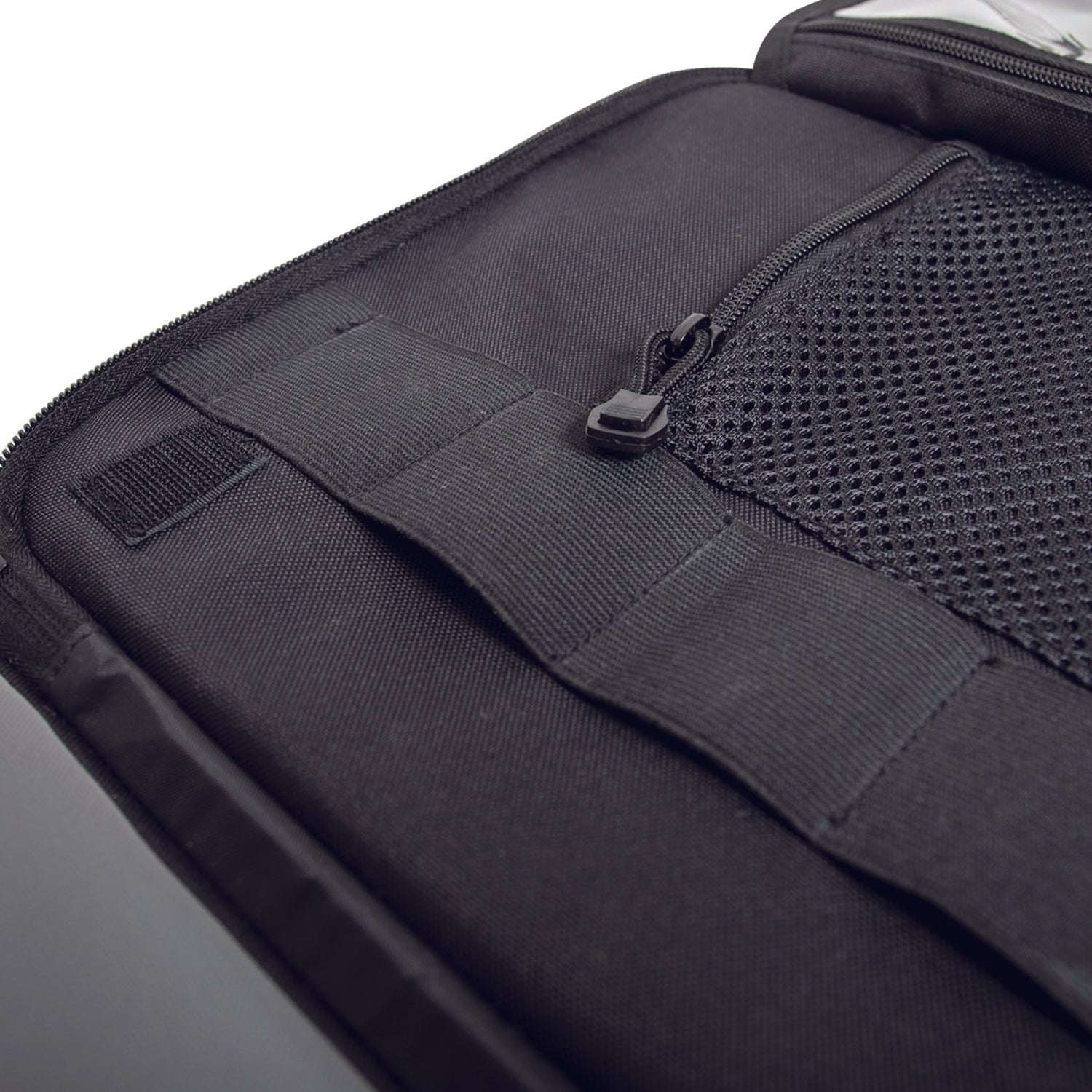 Be mission-ready with all your battle tools which are easily accessible in Rothco’s Tactical Map Case. Two interior window pockets (measuring 11.5" x 8.5" and 10.5" x 7.5") hold your maps and documents, protecting them from outside elements. www.moralepatches.com.au