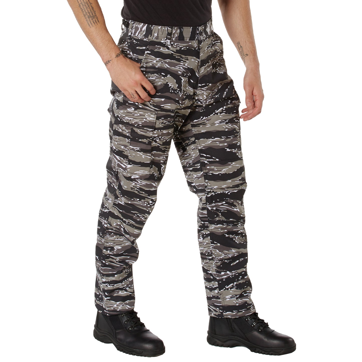 Experience over 4 decades of trusted design with our Color Camo Tactical BDU Pants. Constructed from a robust cotton / polyester fabric blend, these military cargo pants are built for unparalleled performance and comfort. Providing flexibility, strength, and plenty of pockets, these BDUs are not afraid to get down and dirty, standing up to tough challenges during field missions, tactical operations, law enforcement duties, and outdoor adventures. www.moralepatches.com.au