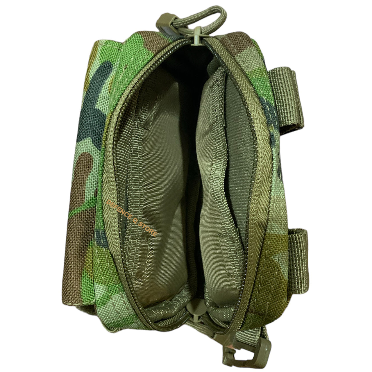 The AMCU Valhalla Tactical Phone Pouch is an innovated pouch to help stow your phone and/or other admin essentials. The felt lined front is padded for to insure extra protection. www.moralepatches.com.au