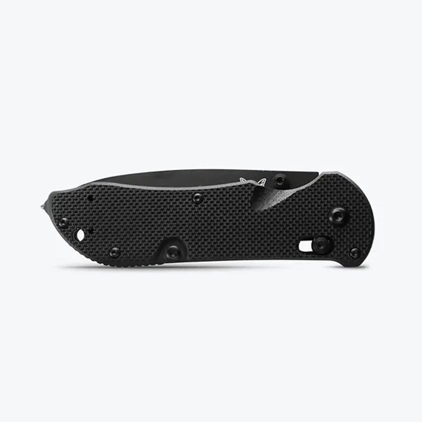 This 916 Triage® knife has all of the great features of Benchmade's&nbsp;original Triage rescue tool, and the added safety-utility benefit of the opposing bevel blunt tip blade.&nbsp;This dynamic triple utility tool includes part serrated knife, safety hook /strap cutter and carbide glass breaker. www.moralepatches.com.au