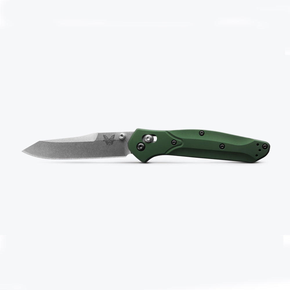Highly regarded as one of the most quintessential EDCs of all time, the 940 is slim, stylish and can perform in just about any situation imaginable.  The 940 features a satin plain edge reverse tanto blade with a green anodised aluminum handle. The manual opening blade contains strong CPM-S30V blade steel. Made in U.S.A. www.moralepatches.com.au