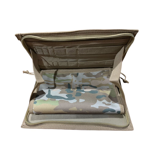 With the Officer/NCO Tactical Panel AMCU, you can easily and conveniently use maps and other navigational tools on a clean and protected surface. Its front boasts six PALS columns, providing ample room for attaching additional pouches. www.moralepatches.com.au