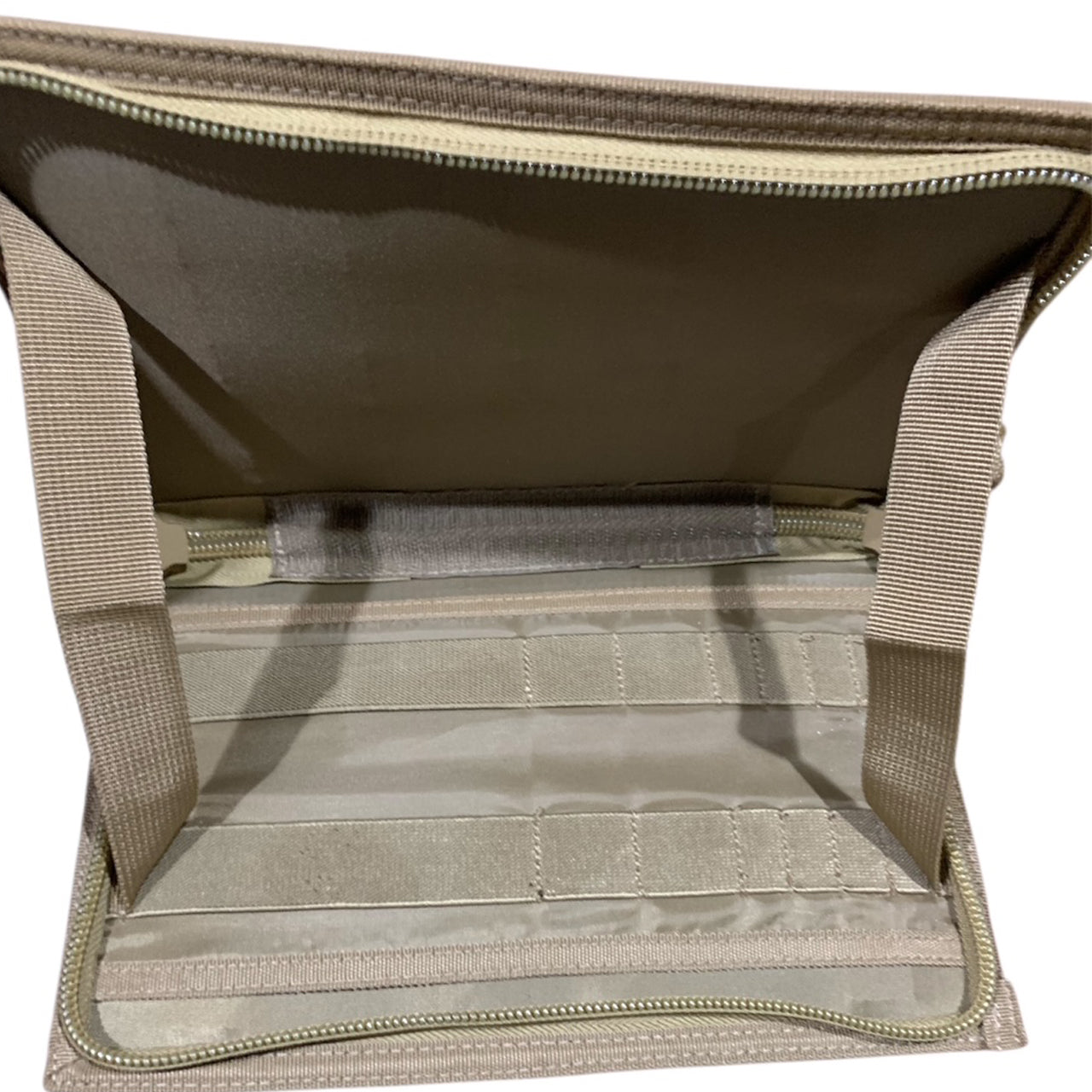 With the Officer/NCO Tactical Panel AMCU, you can easily and conveniently use maps and other navigational tools on a clean and protected surface. Its front boasts six PALS columns, providing ample room for attaching additional pouches. www.moralepatches.com.au