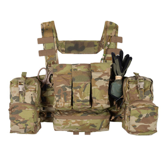The Peacekeeper MK5 (PK5) is the latest iteration in the Platatac family of of Chicom-compatible fixed rigs. Like its predecessor, it boasts a large carrying capacity, with three double velcro closure magazine pouches central to the rig designed primarily to hold 2 x M4 magazines each. www.moralepatches.com.au