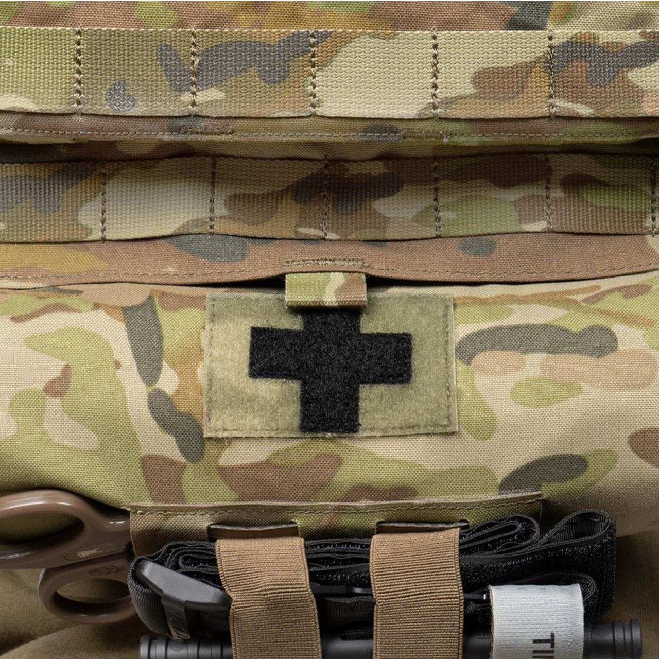 The Platatac ASAD Tube IFAK gives operators another way to store and quickly deploy medical gear. Integration via the Hook and Loop tongue means the pouch ‘dangles’ at the lower edge of the rig where it’s out of the way of pouches needed for critical/immediate access (mags, grenades etc) but reachable. www.moralepatches.com.au