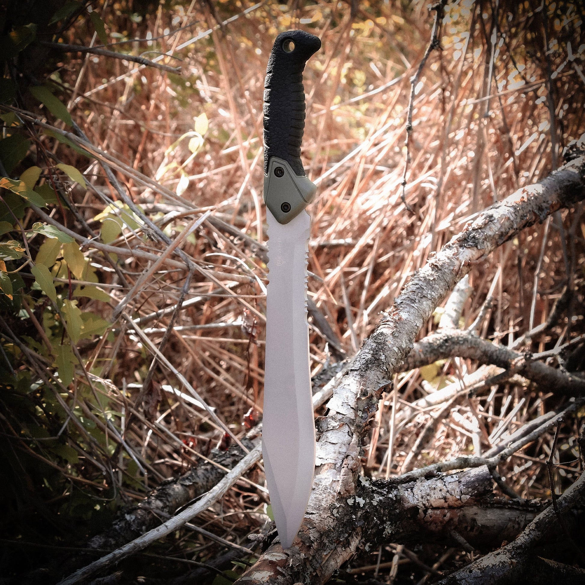 The Reapr TAC Jungle Knife is a cool 17 inches of sharp steel that doubles as an all-round camping machete and survival knife in one. With an ultra-sharp modified drop point blade designed for versatility, and a partially serrated blade, most any challenge that comes your way can be handled with ease. www.moralepatches.com.au