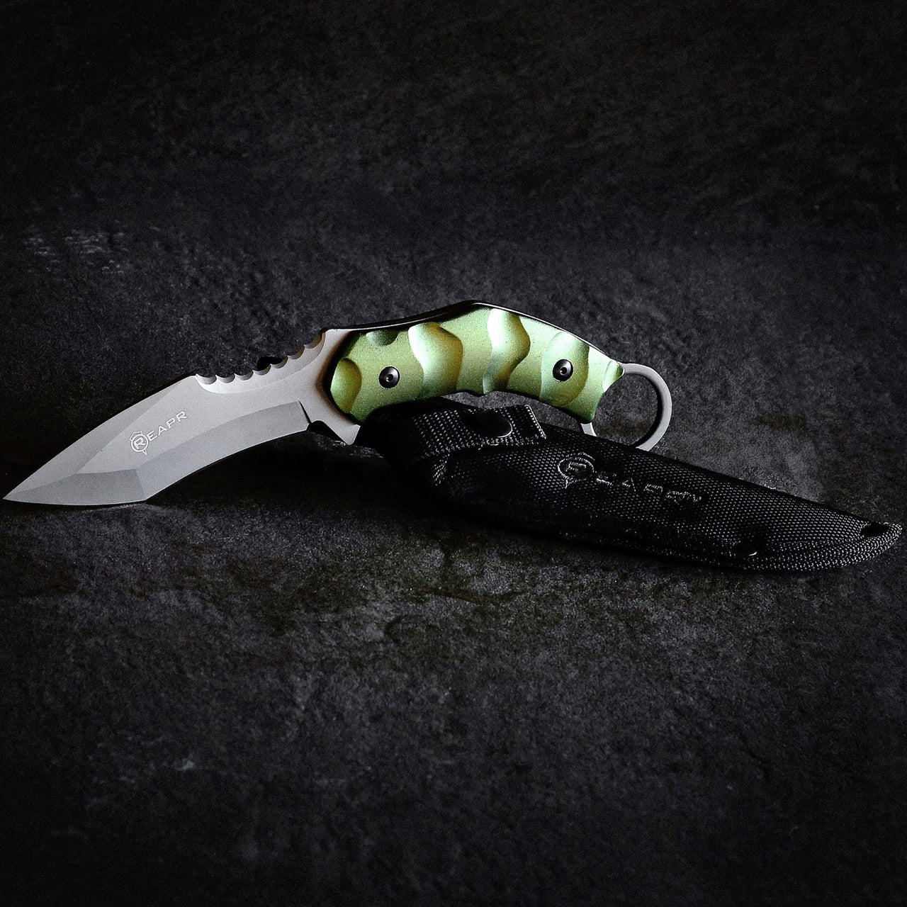This impressive and stylish knife makes a truly effective survival and tactical tool. The REAPR 11010 SLAMR 4-3/4″ Fixed Blade Knife features a 4-3/4” 420 stainless steel blade with satin finish and a textured lightweight aluminum handle that provides a more secure grip and extra leverage. www.moralepatches.com.au