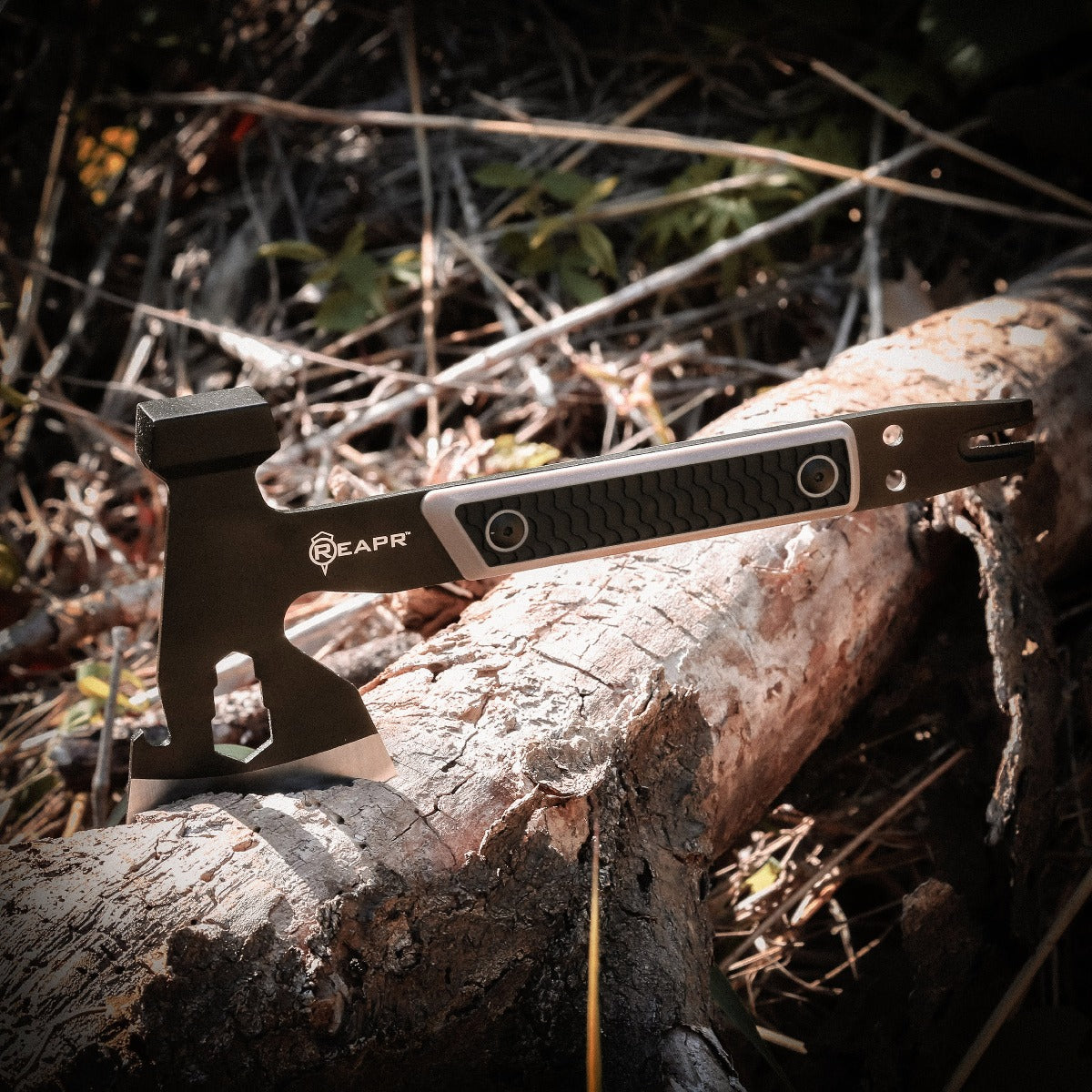 Similar to standard camping axes and hatchets in size, the Versa stands out from the pack to give you not only a 3″ axe head, but a 3-wrench set (10 mm, 13 mm, 16mm), cast hammer, pry bar, nail puller and a bottle opener. www.moralepatches.com.au