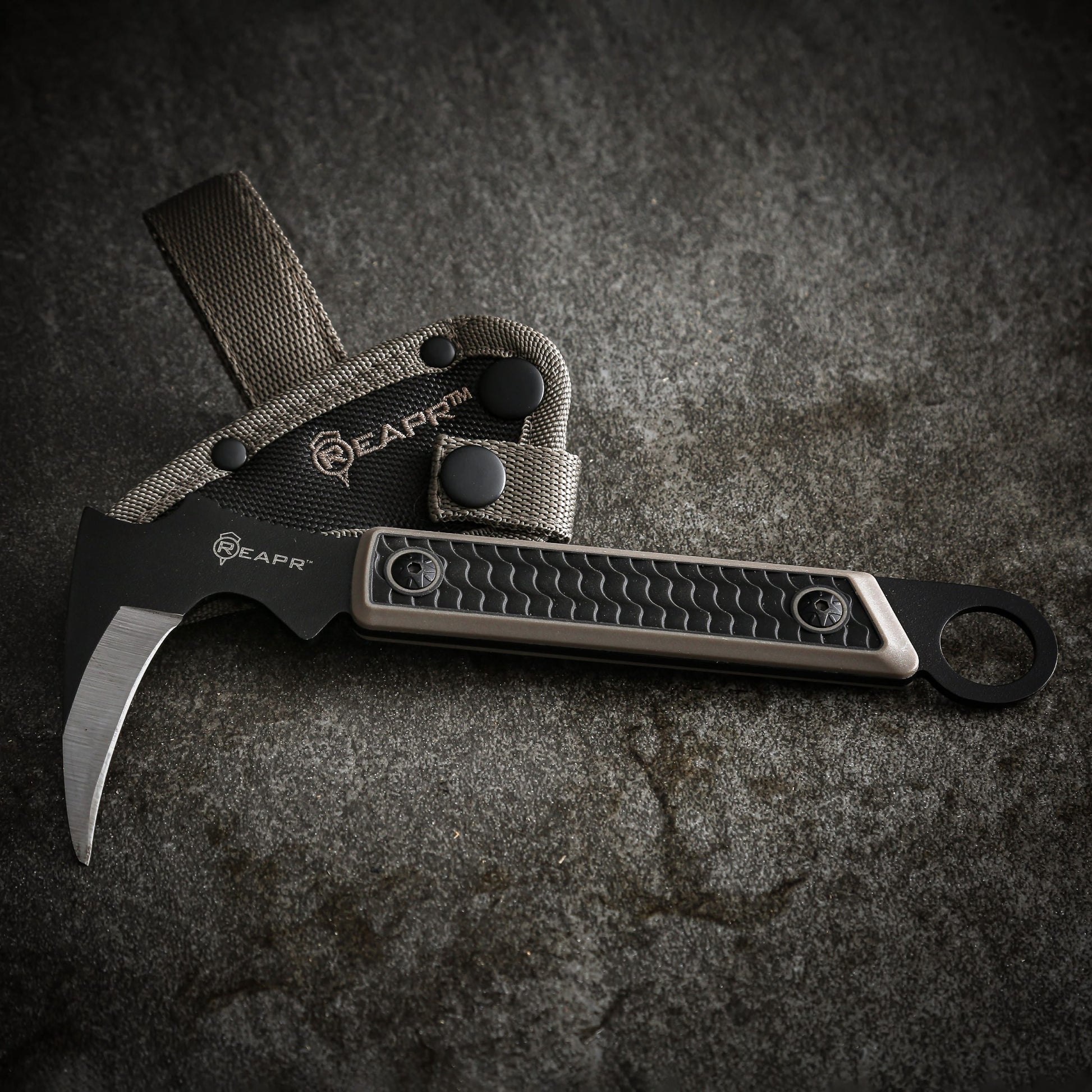 There aren’t too many cutting tasks the Versa Karambit can’t tackle with ease. The 3-1/2” full-tang talon blade will&nbsp;cut through cut nylon strapping, canvas and heavy materials without hesitation while the powder-coated 420 stainless steel construction is strong, sturdy and ideal for re-sharpening when the time comes. www.moralepatches.com.au