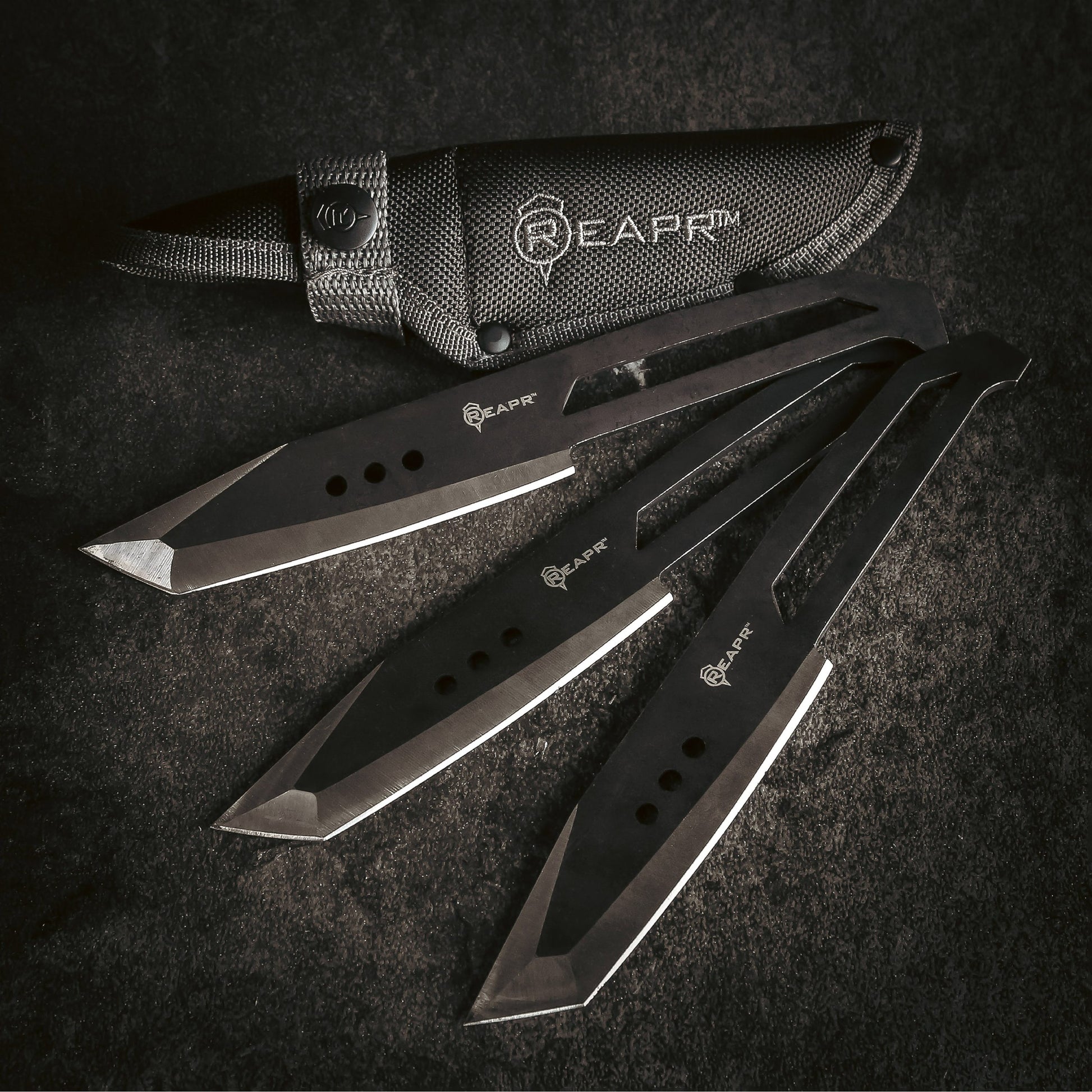 Hit the bullseye every time with these perfectly-balanced throwers. The Reapr 3 Piece Chuk Knives set is ideal for camping, parties, barbecues, and other outdoor activities. www.moralepatches.com.au