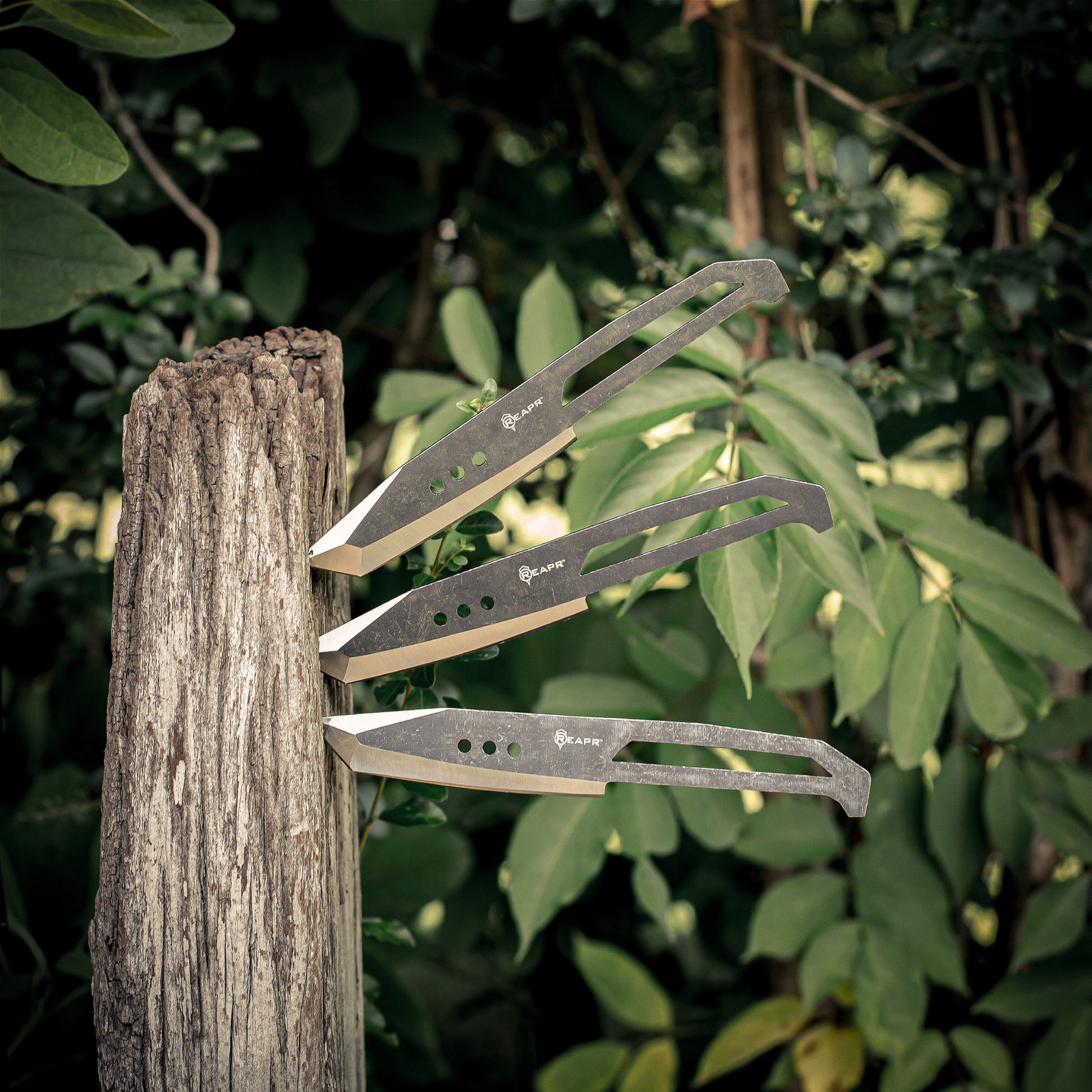 Hit the bullseye every time with these perfectly-balanced throwers. The Reapr 3 Piece Chuk Knives set is ideal for camping, parties, barbecues, and other outdoor activities. www.moralepatches.com.au