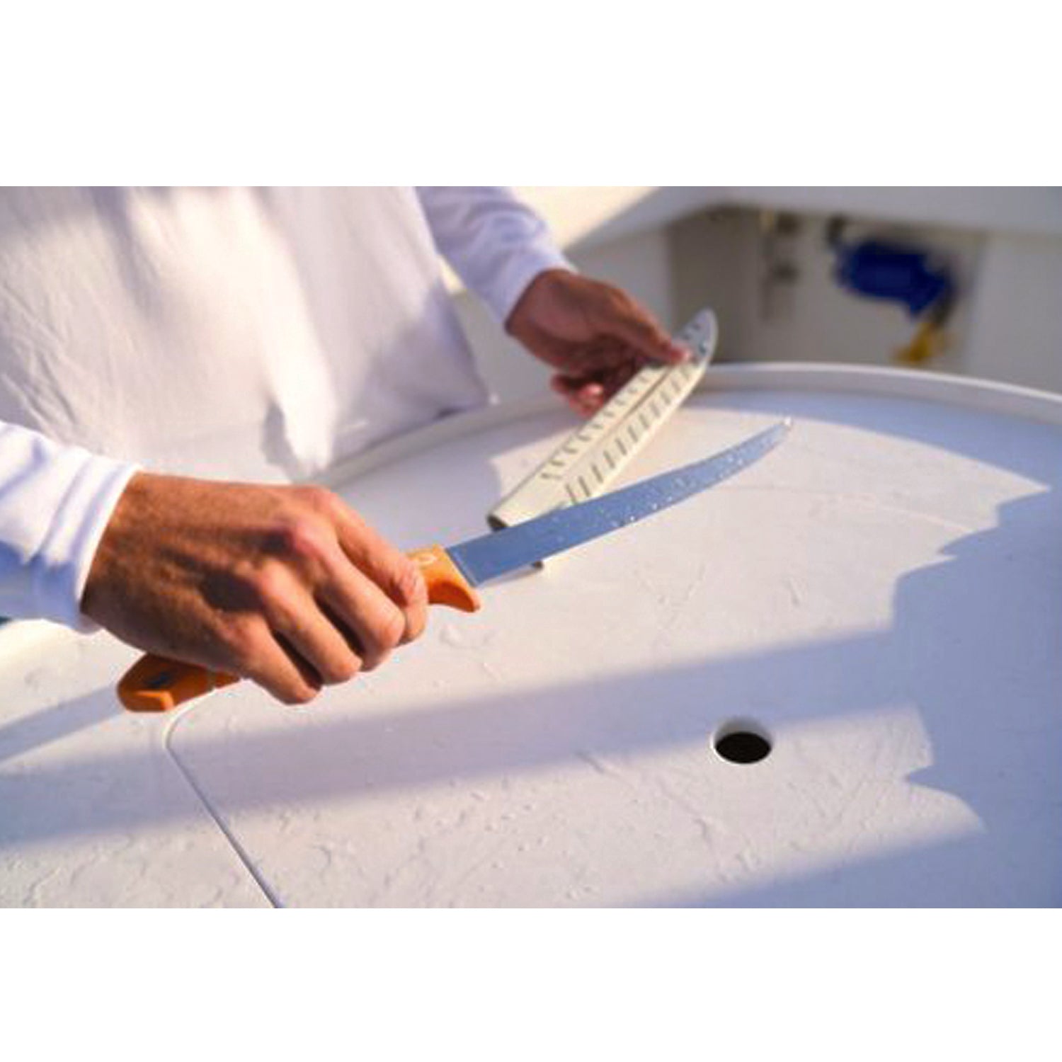 Developed specifically for anglers, the all new Dextreme series features a 2-in-1 blade and an ergonomic handle engineered to deliver great cuts with no compromises. The dual blade enables you to cut through scales without dulling the fillet blade for a more efficient fillet www.moralepatches.com.au