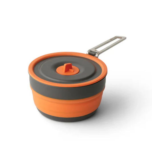 When you head out into technical terrain on a multi-day adventure, every gram counts. The Frontier Collapsible 1L Pot packs down tight and rattle-free in your pack, frame bag or panniers. When it’s time to cook, it extends out to form a full function cook pot made from food-grade silicone and an anodised aluminium base and lid.  www.moralepatches.com.au