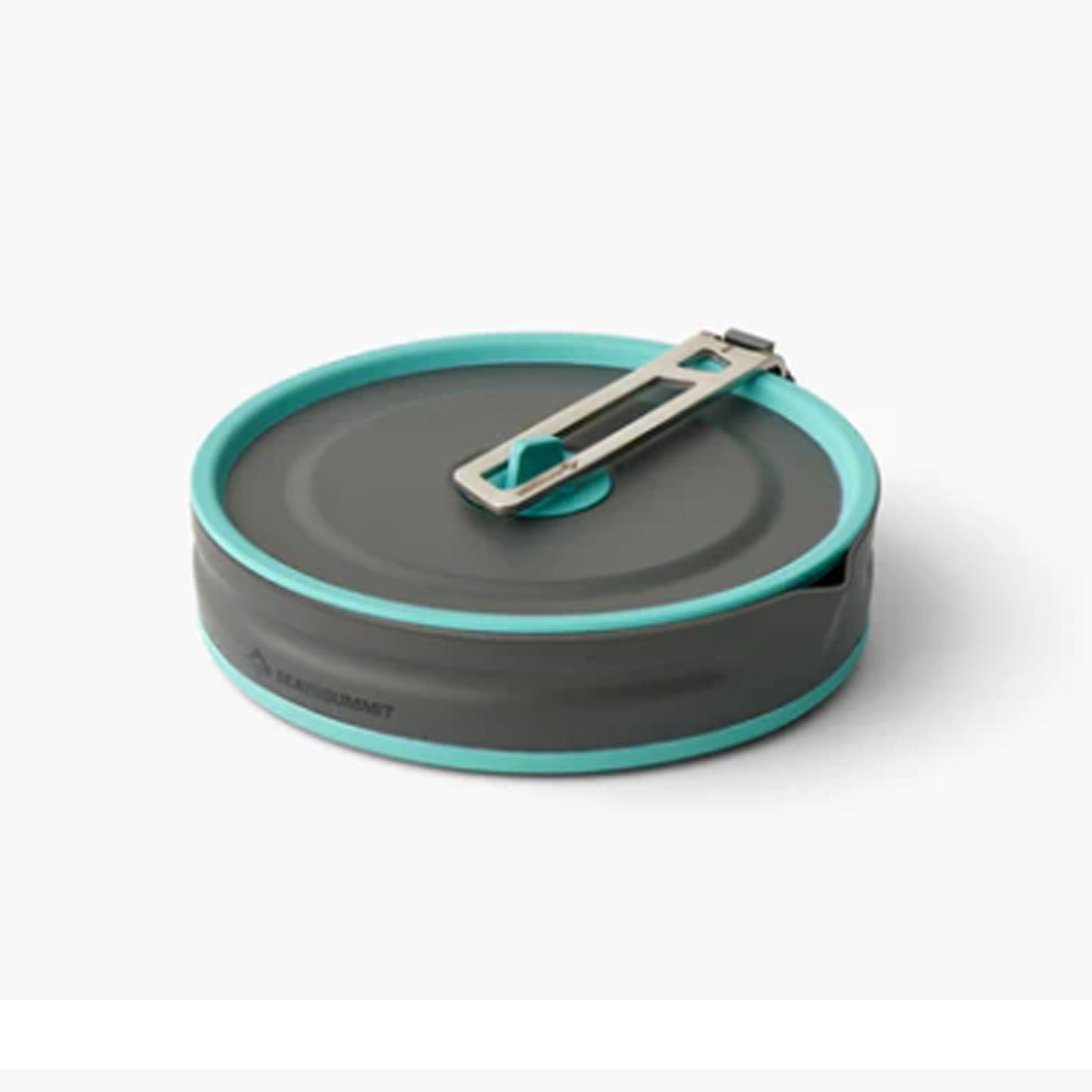 Sea to Summit pioneered collapsible camp cookware, and now elevates it to the next level. The Frontier Pouring Pot has EU food-grade silicone rubber sidewalls, allowing the pot to collapse down for packing then extend out when you're ready to create great outdoor meals. www.moralepatches.com.au