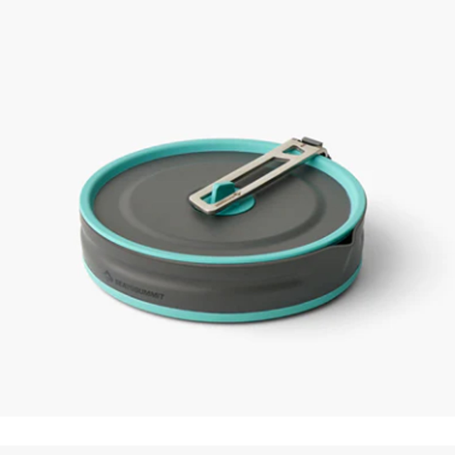 Sea to Summit pioneered collapsible camp cookware, and now elevates it to the next level. The Frontier Pouring Pot has EU food-grade silicone rubber sidewalls, allowing the pot to collapse down for packing then extend out when you're ready to create great outdoor meals. www.moralepatches.com.au