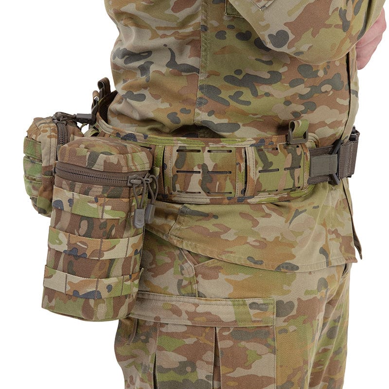 The Tactical 1 Litre Flask Pouch can accommodate the most 1 Litre flask or the Nalgene one litre wide mouth water bottle. The horizontal wrap around zip opening allows the user to easily access and stow their water bottle. www.moralepatches.com.au