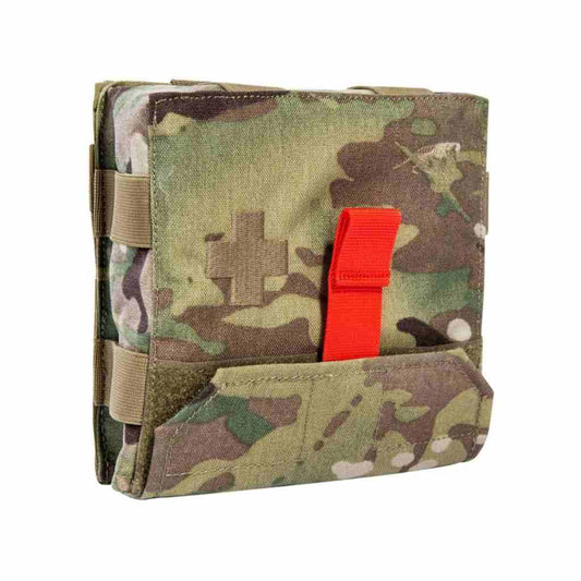 The individually customizable panel can be pulled out with a handle. Attachment with MOLLE reverse system. www.moralepatches.com.au
