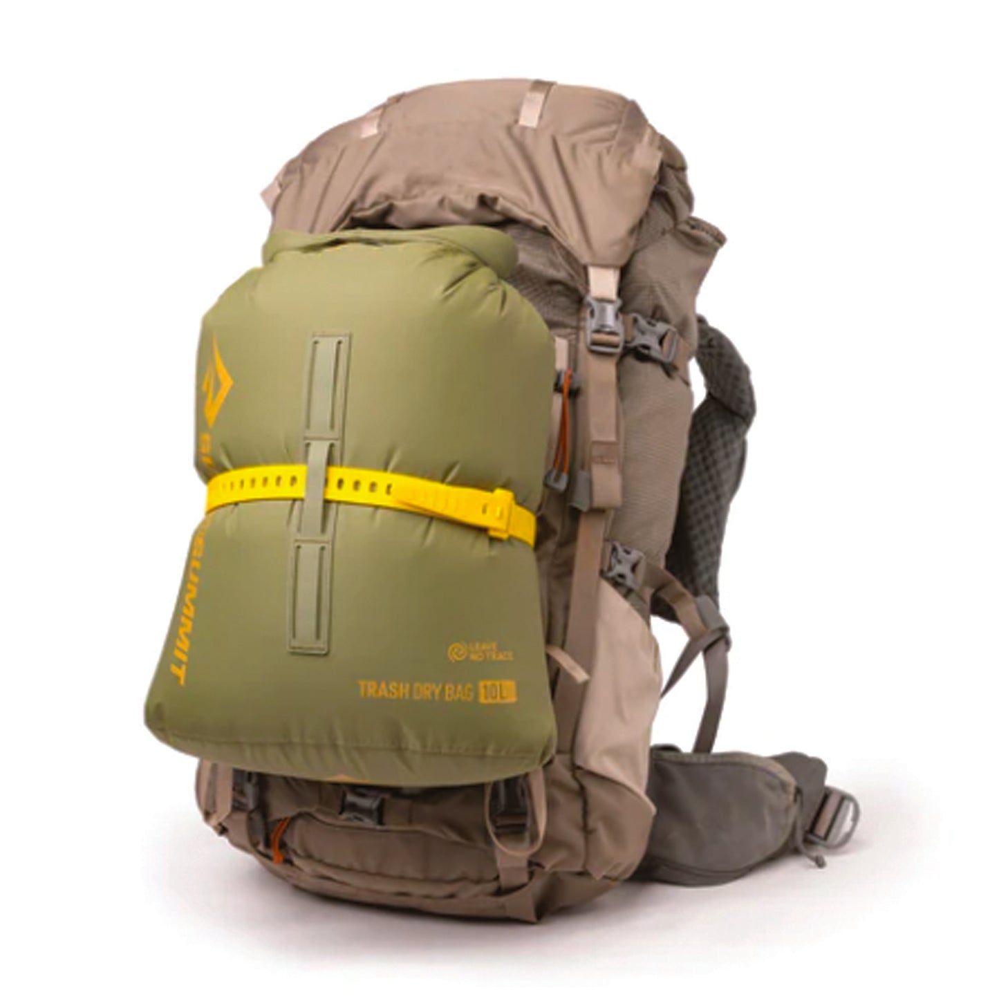 Pack it in, pack it out - mess free. The lightweight Trash Dry Bag makes backcountry rubbish removal hygienic and easy. A roll-top closure and garbage bag keeper securely contain odours and spills. www.moralepatches.com.au