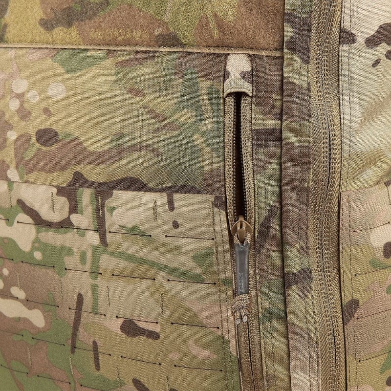 The Platatac Spur MSM 24 Day Pack is the larger of the two Spur MSM packs and boasts most of the same features as well as a larger carrying capacity. It features two zippered admin pockets on the front panel, two internal mesh zippered pockets. www.moralepatches.com.au