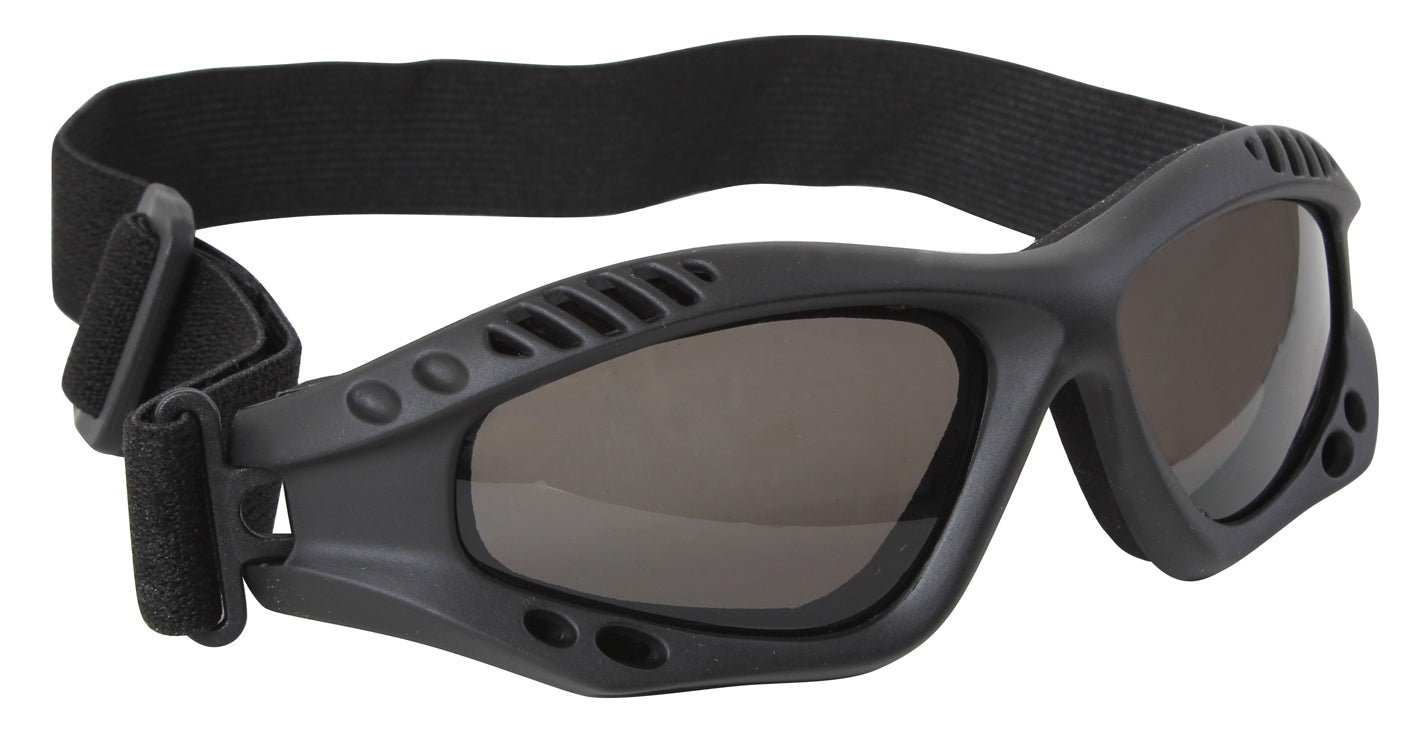 Lightweight and durable Rothco's Ventec Tactical Goggles feature a resilient shatterproof polycarbonate lens with an anti-scratch coating. 