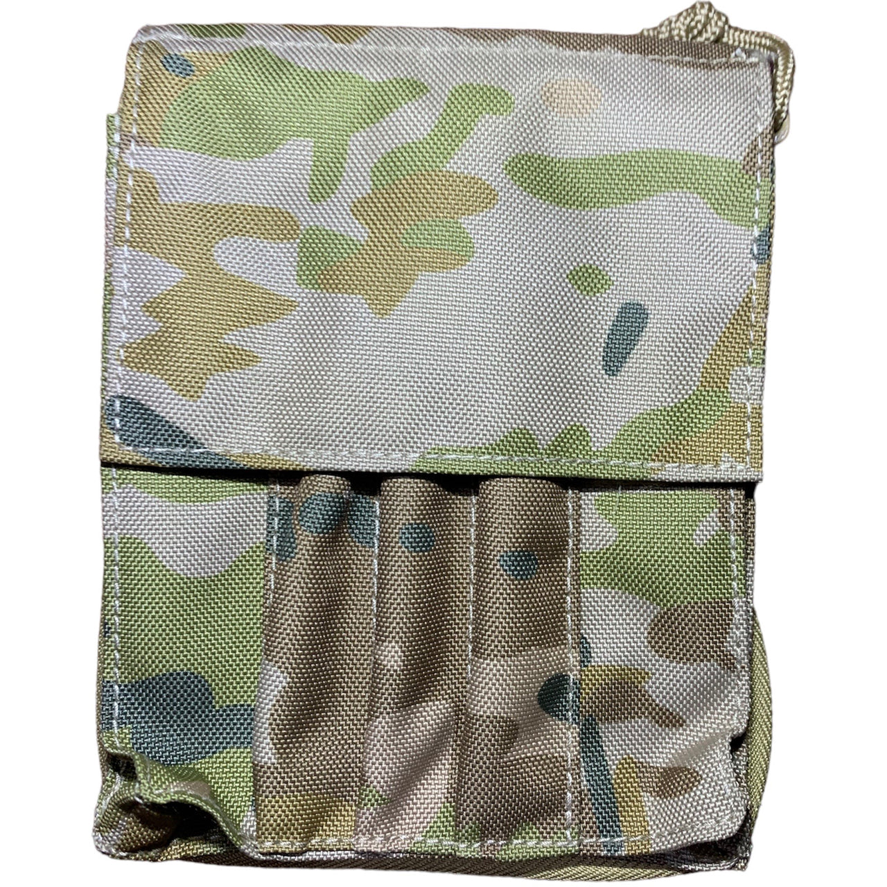 This notebook cover is a handy cover that will keep your notebook protected from the elements Ideal for storing personal information, this notebook cover is made from heavy duty 900D double coated polyurethane fabric Perfect for taking on hiking, camping, outdoor trips or for use in cadets and scouts www.moralepatches.com.au